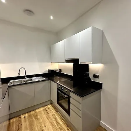 Spacious And Elegant Apartamento